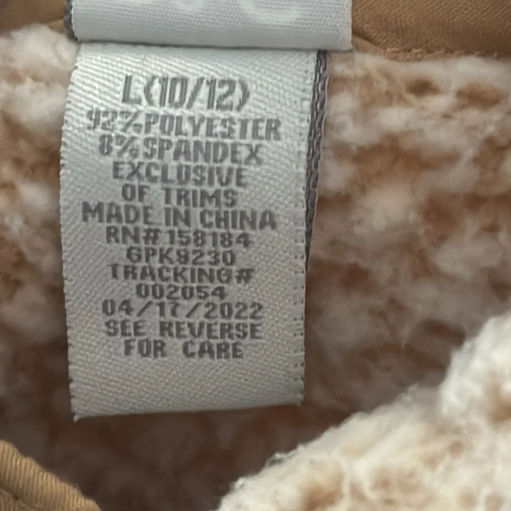 EUC Girls Sherpa Soft Pullover Sweater Tan L 10/12 Pockets Button Stretchy